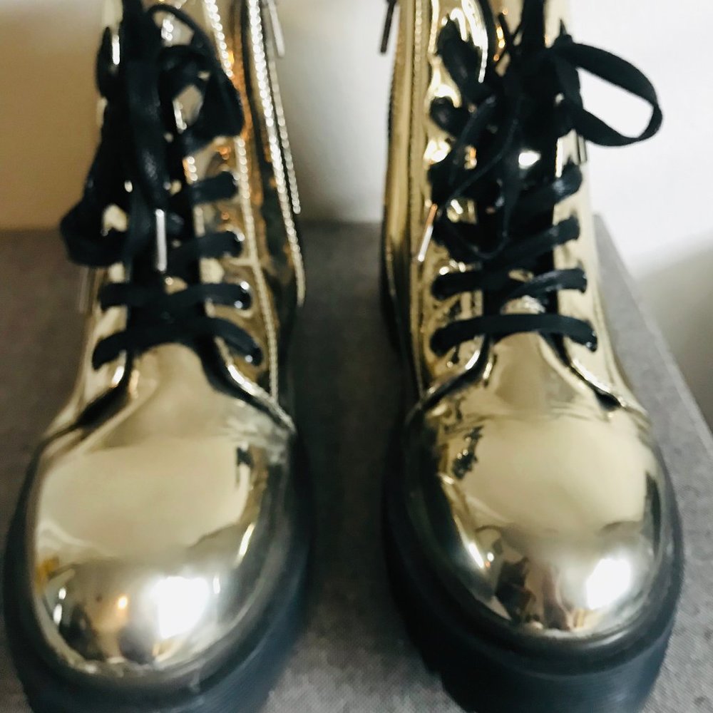 YRU Slayr Metallic Gold Boots Size 10